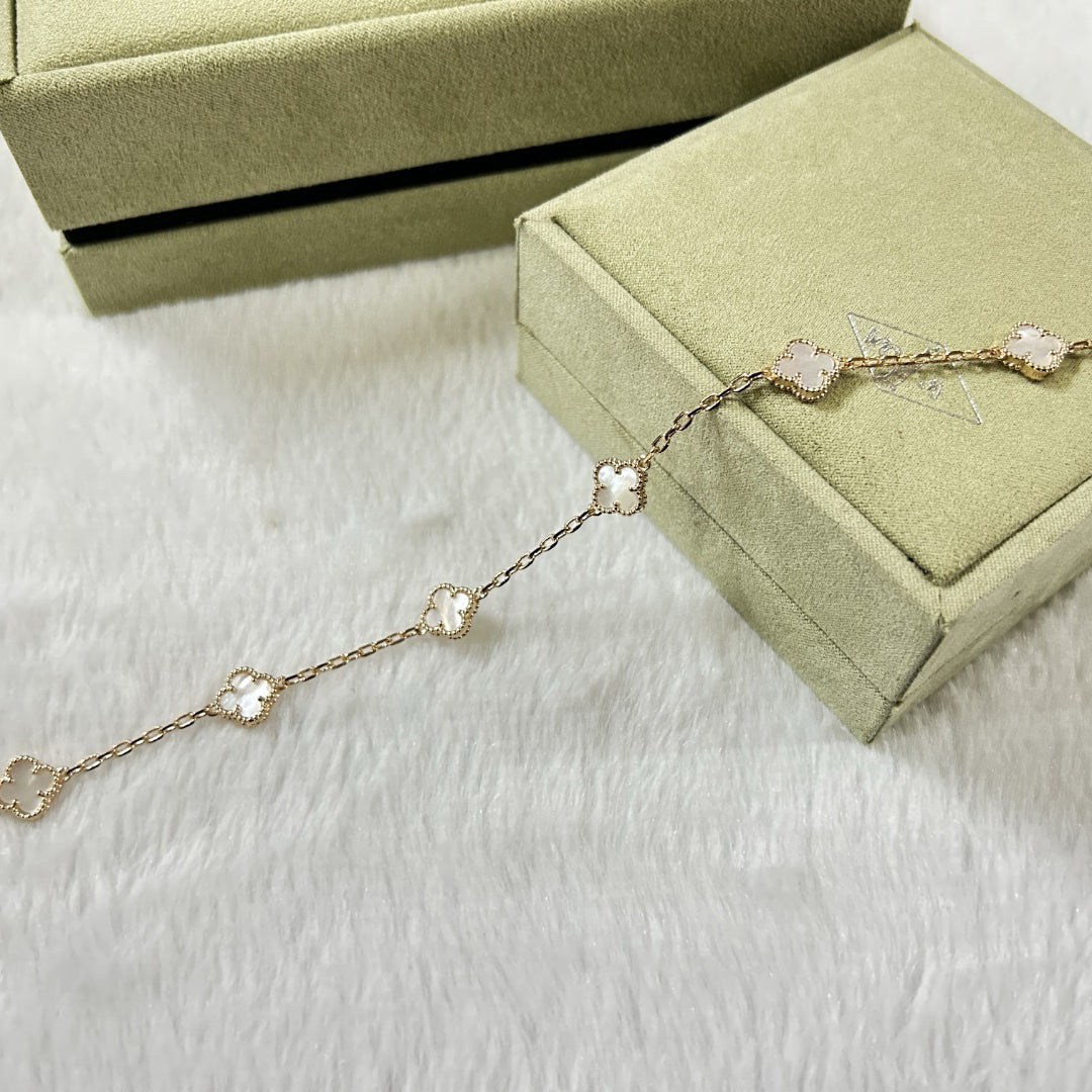 [JEWELICORN]CLOVER 6 MOTIF WHITE MOP BRACELET