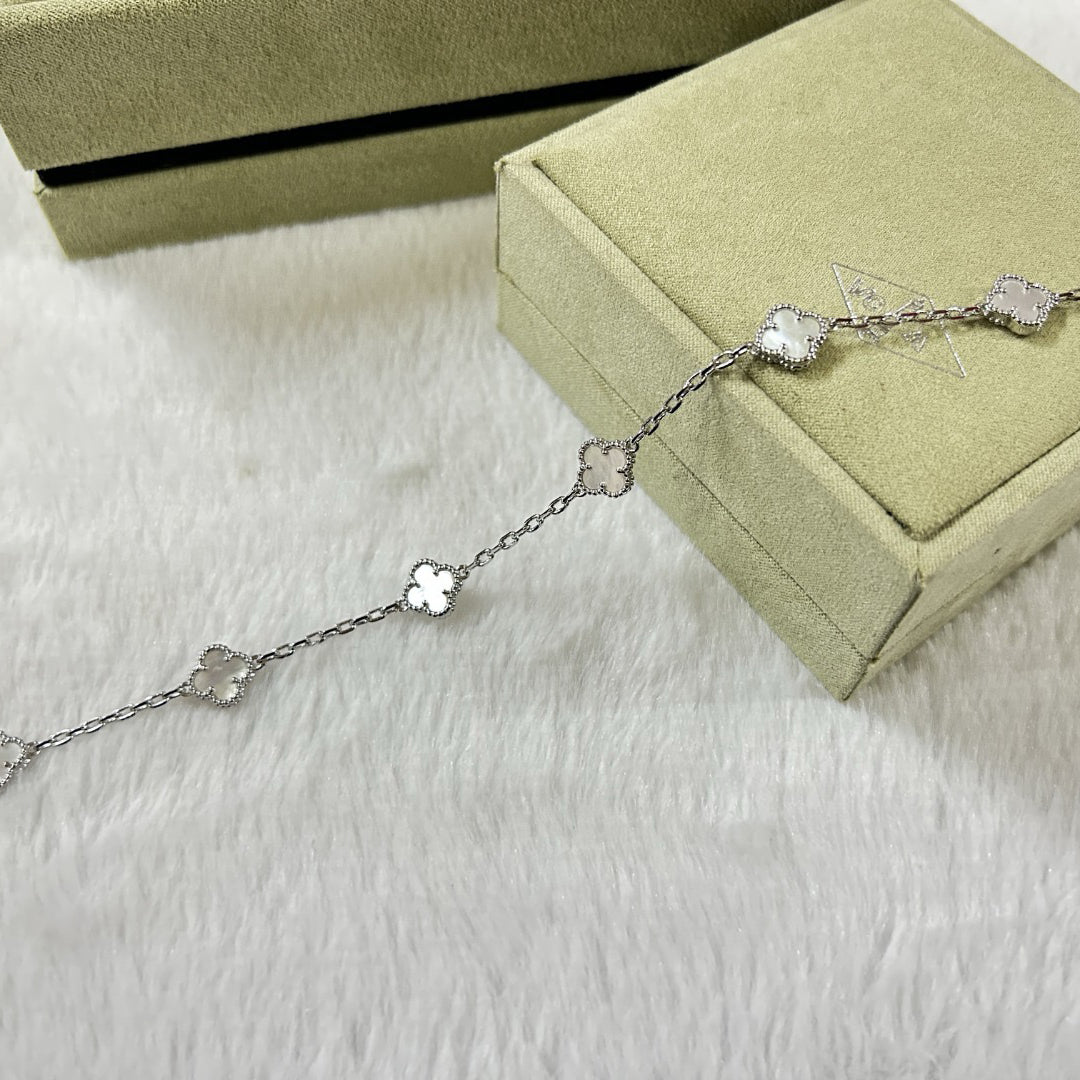[JEWELICORN]CLOVER 6 MOTIF WHITE MOP BRACELET