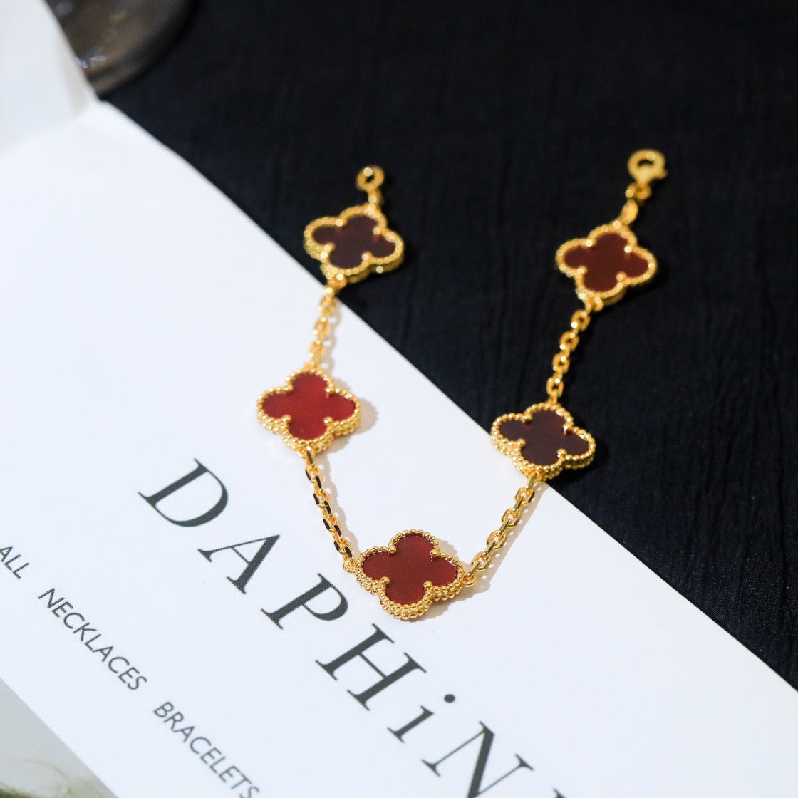 [JEWELICORN]CLOVER 5 MOTIFS RED AGATE  BRACELET