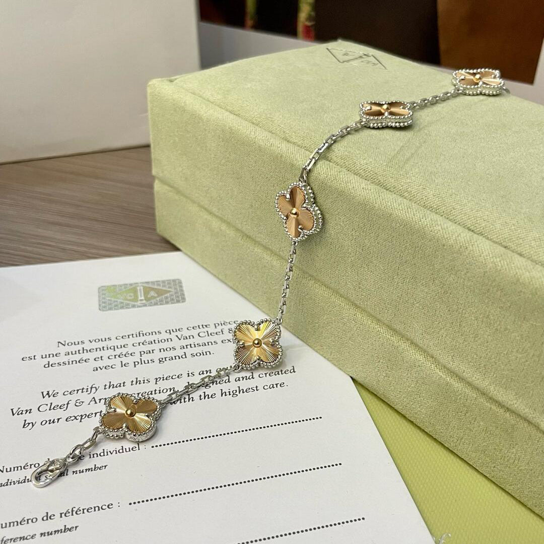 [JEWELICORN]CLOVER  5 MOTIFS  CHRISTMAS LIMITED EDITION BRACELET
