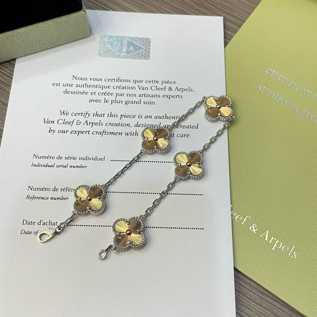 [JEWELICORN]CLOVER  5 MOTIFS  CHRISTMAS LIMITED EDITION BRACELET