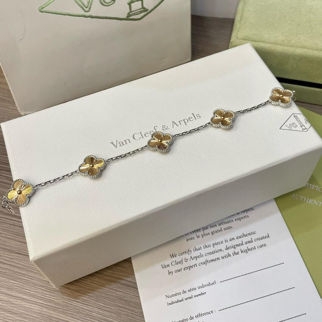 [JEWELICORN]CLOVER  5 MOTIFS  CHRISTMAS LIMITED EDITION BRACELET